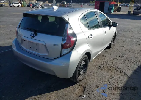 2016 Toyota Prius C Two z USA, uszkodzony, nr VIN JTDKDTB33G1125682